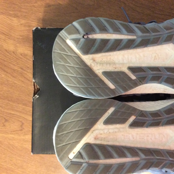 Saucony Triumph ISO 4, Size 8, Gray/Violet, Barely Worn - Picture 4 of 6